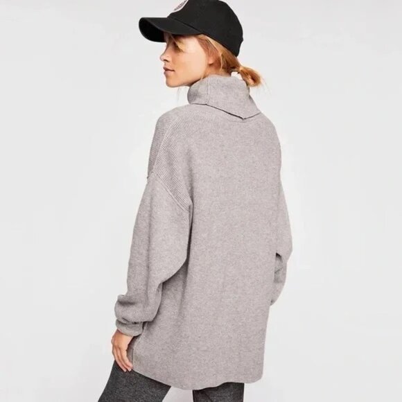 Free People - Softly Structured Turtleneck Tunic in Grey, sz Medium - Picture 2 of 11
